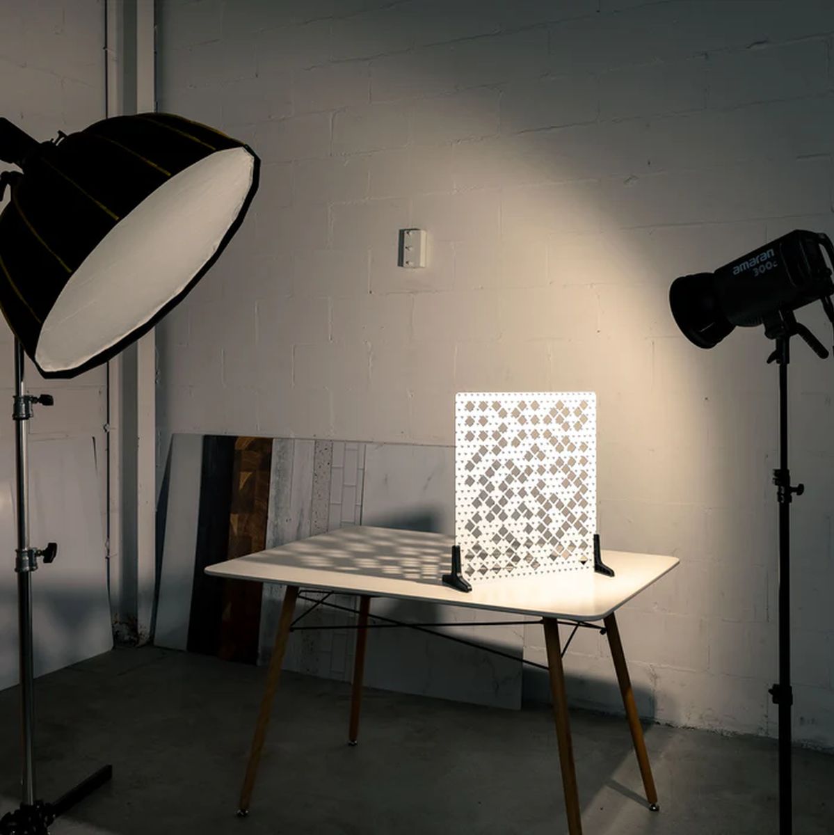 V-Flat World Shadow Boards - Scattered Diamonds