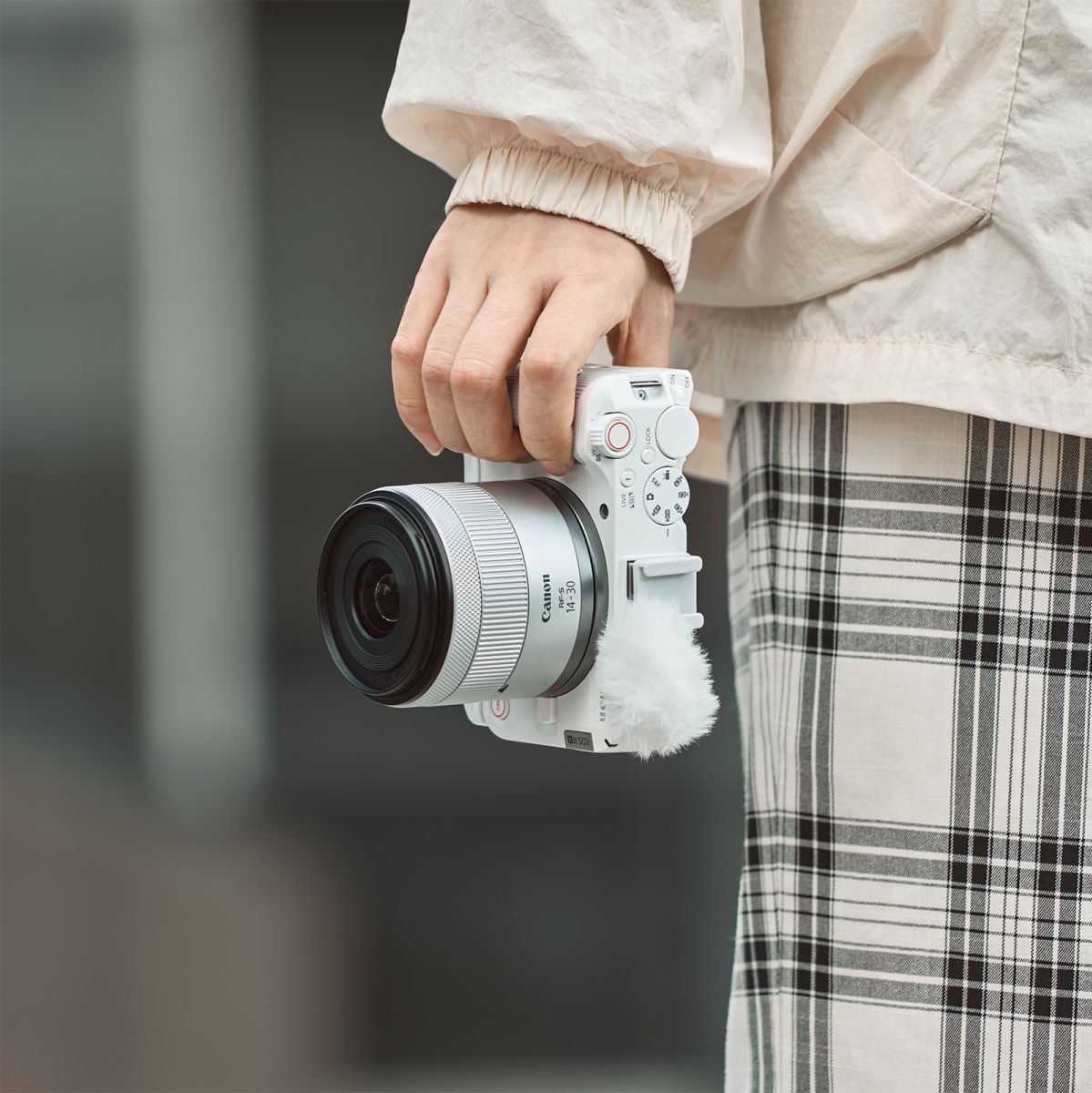 SmallRig 5430 L-Shaped Mount Plate w/ Handle For Canon EOS R50 V (White) - image 5 of 5
