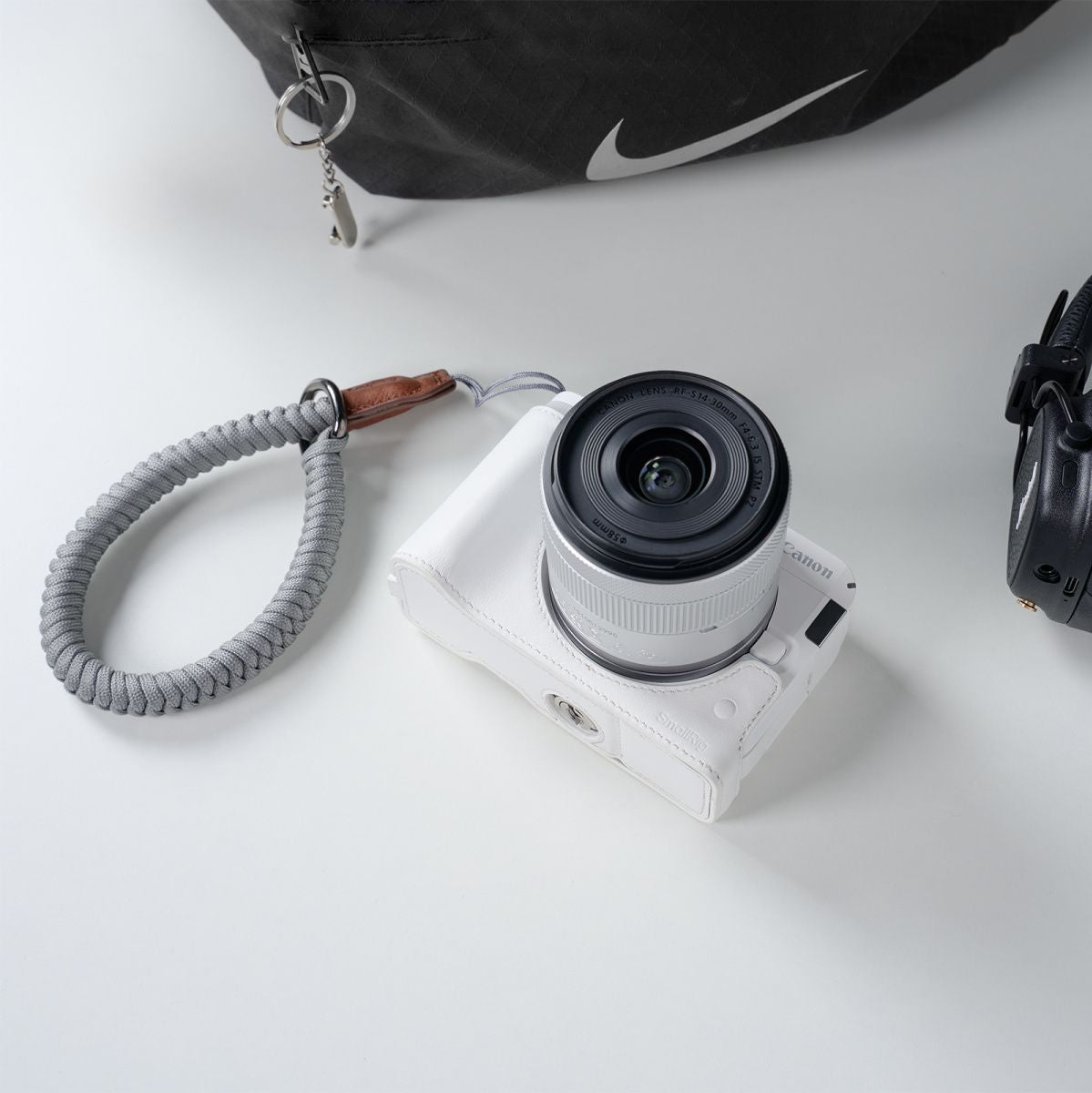 SmallRig 5431 Leather Half Case Kit For Canon EOS R50 V White