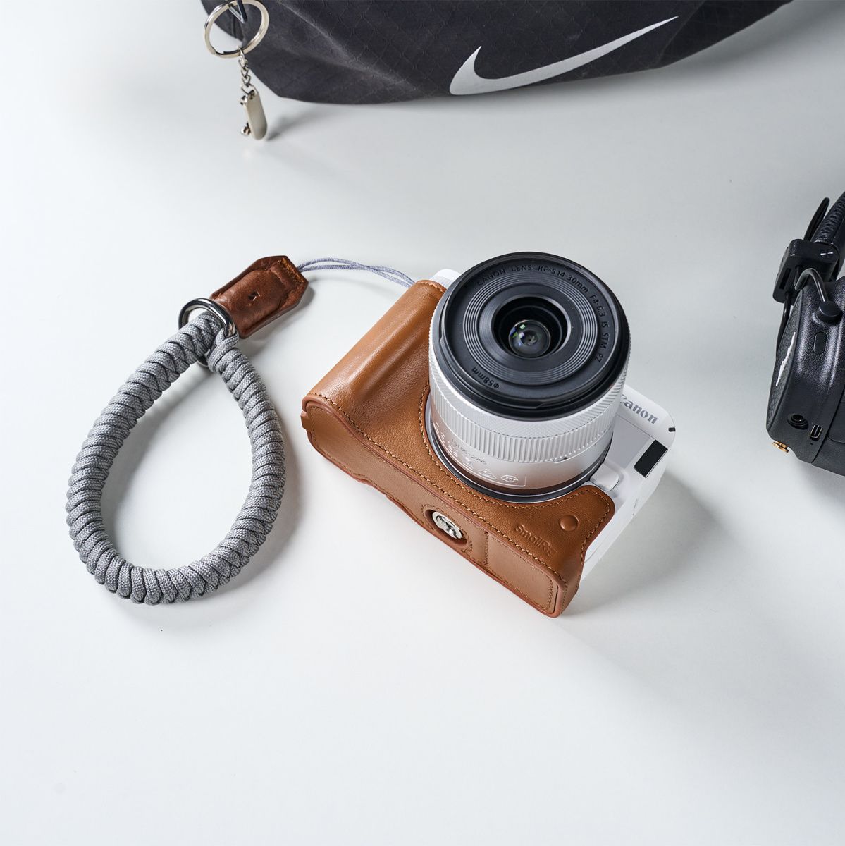 SmallRig 5432 Leather Half Case Kit For Canon EOS R50 V Brown