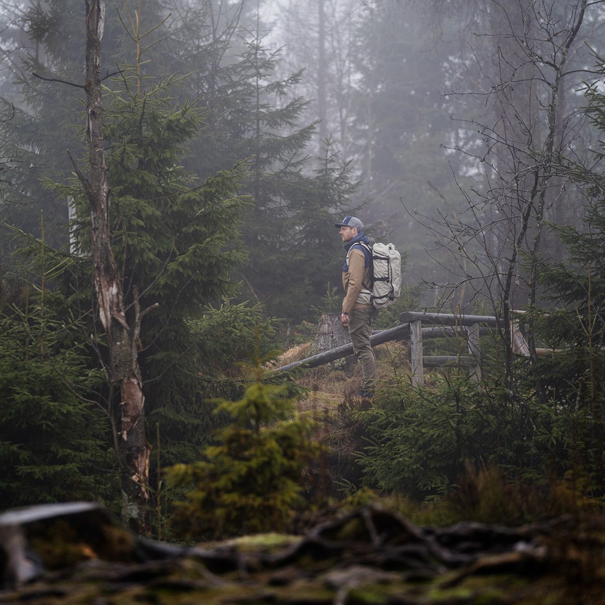 WANDRD Fernweh S/M Tan Photo Bundle