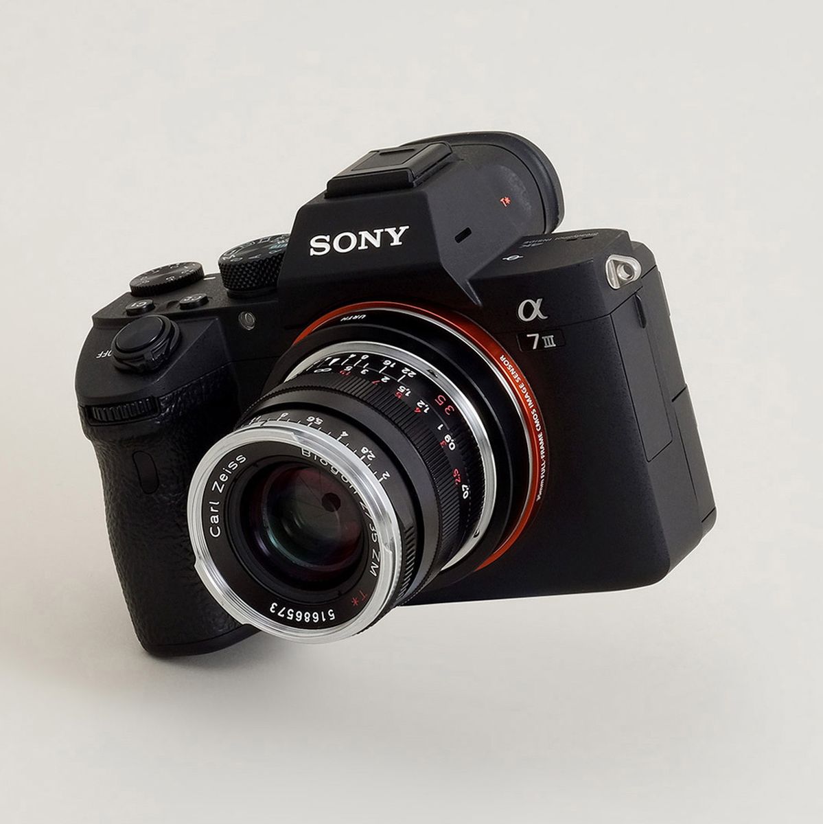 Urth Lens Mount Adapter: Compatible w/ Leica M Lens To Sony