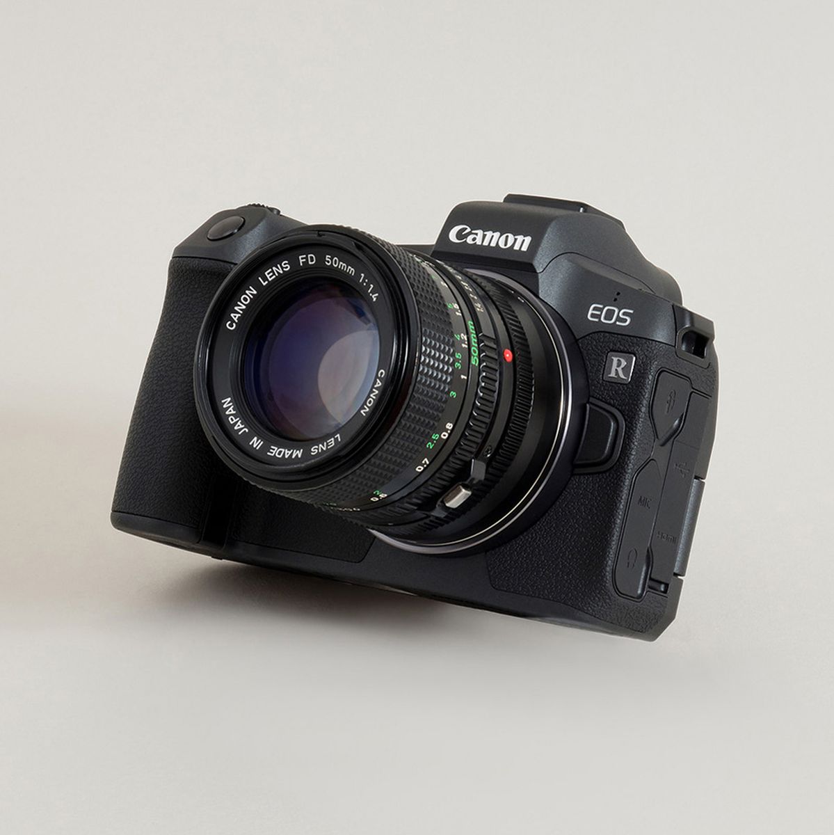 Urth Lens Mount Adapter: Compatible w/ Canon FD Lens To Cano