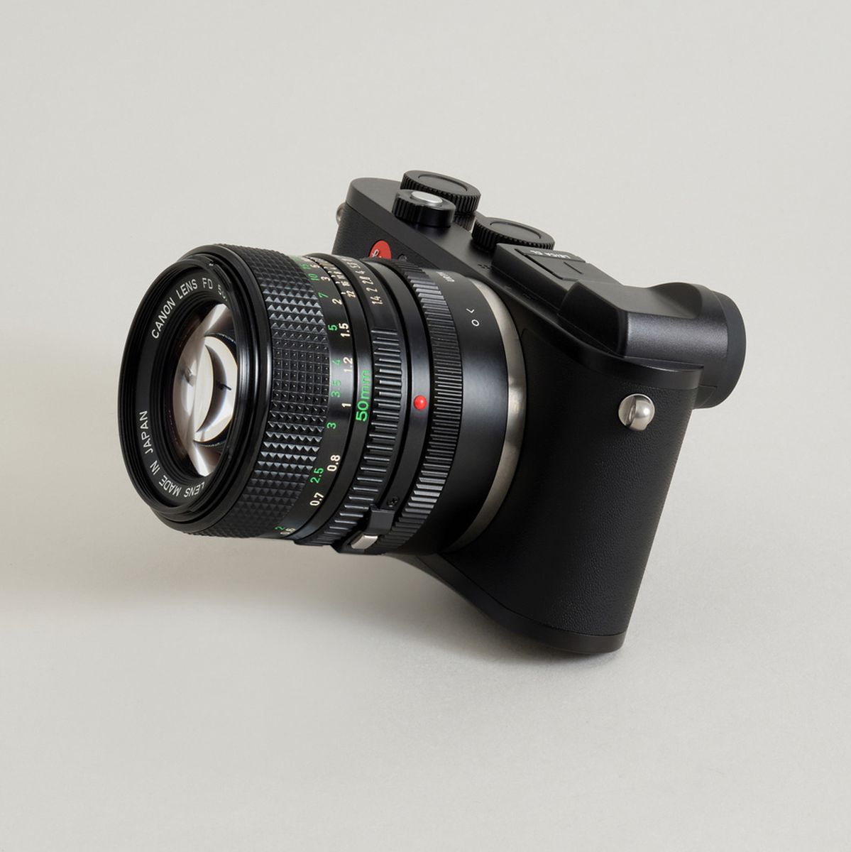 Urth Lens Mount Adapter: Compatible w/ Canon FD Lens To Leica L Camera Body - image 4 of 5