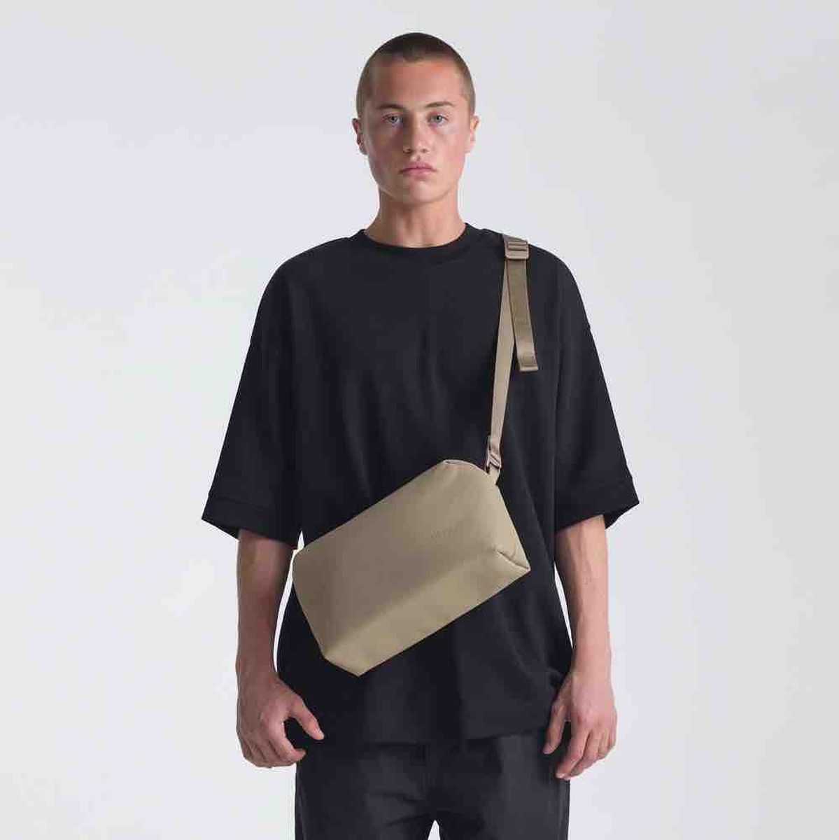 Urth Dolomite Camera Sling (Beige)