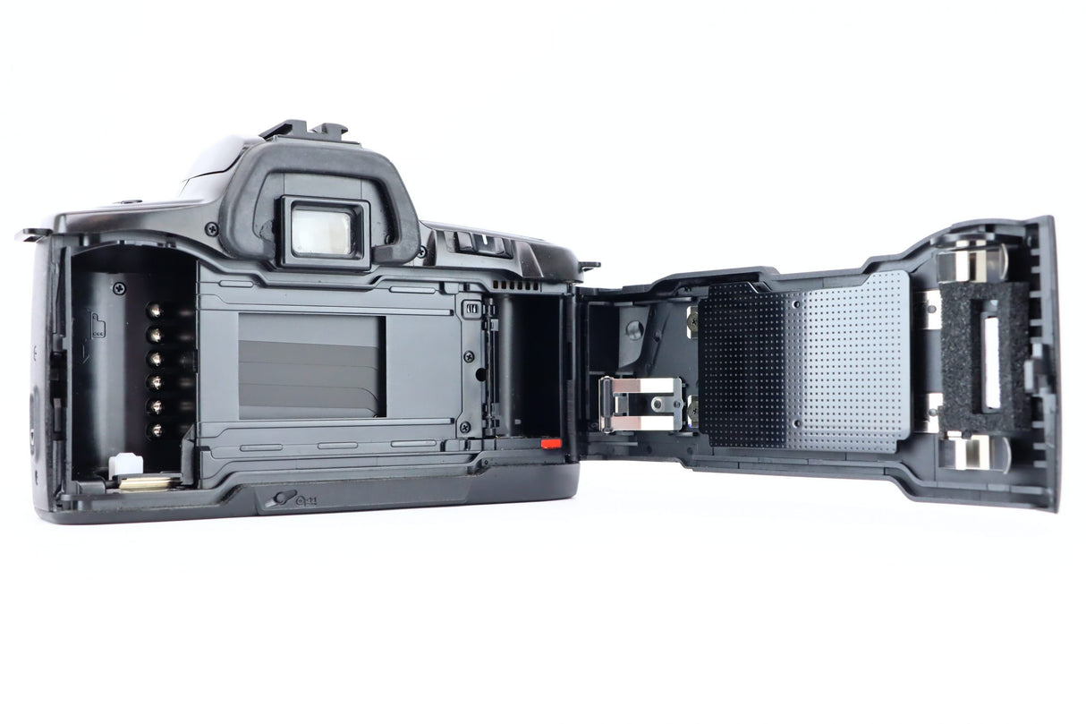 Minolta Dynax 303si 25-80mm 1:45,6