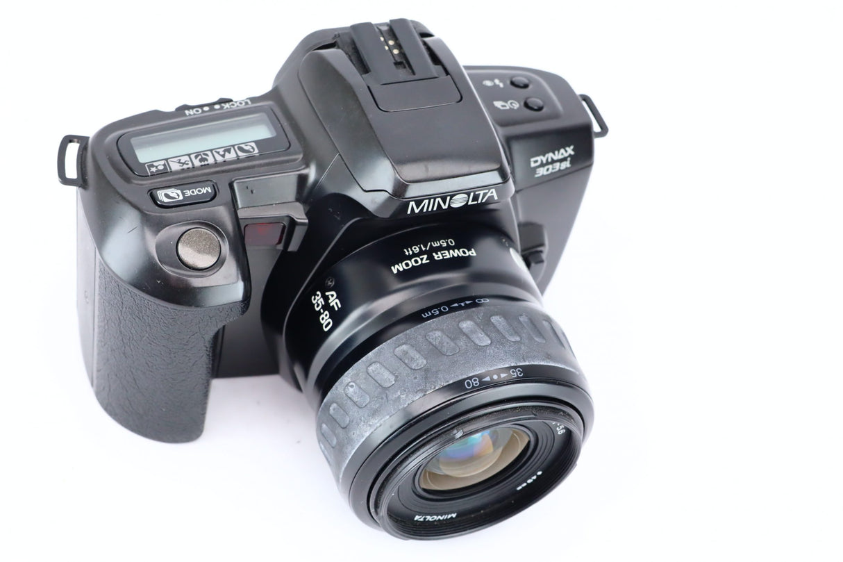 Minolta Dynax 303si 25-80mm 1:45,6