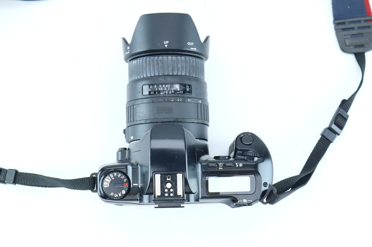 Canon EOS 500 with Sigma UC Zoom 28–105mm f/4–5.6 Lens