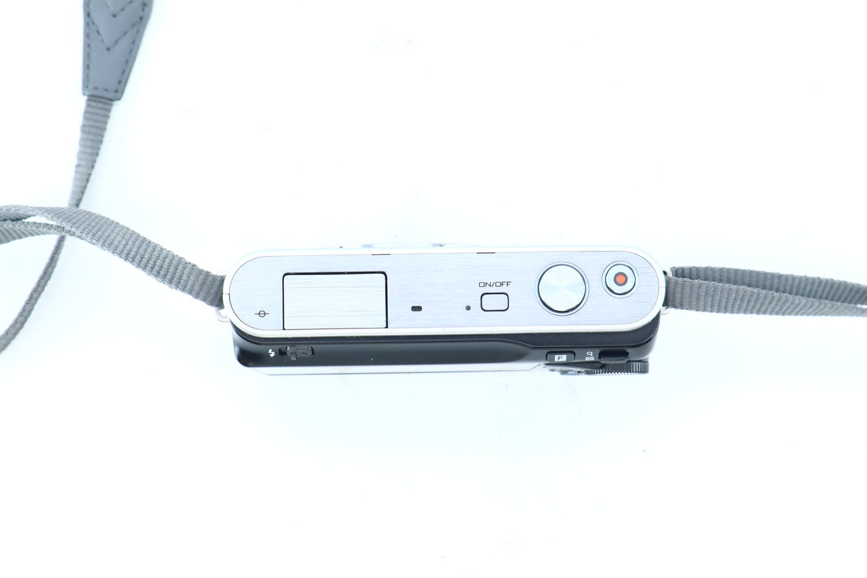 Nikon 1 J2 – Mirrorless Camera