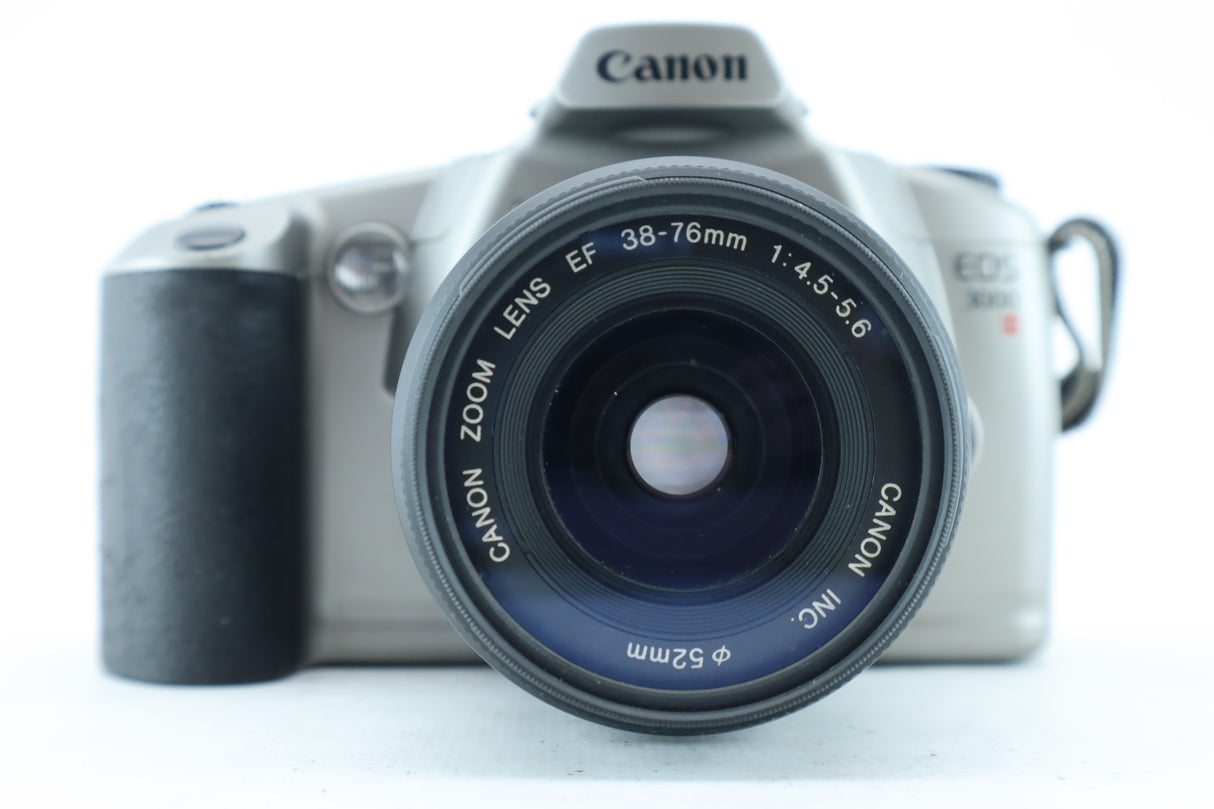 Canon EOS 3000N with EF 38-76mm 4,5-5,6