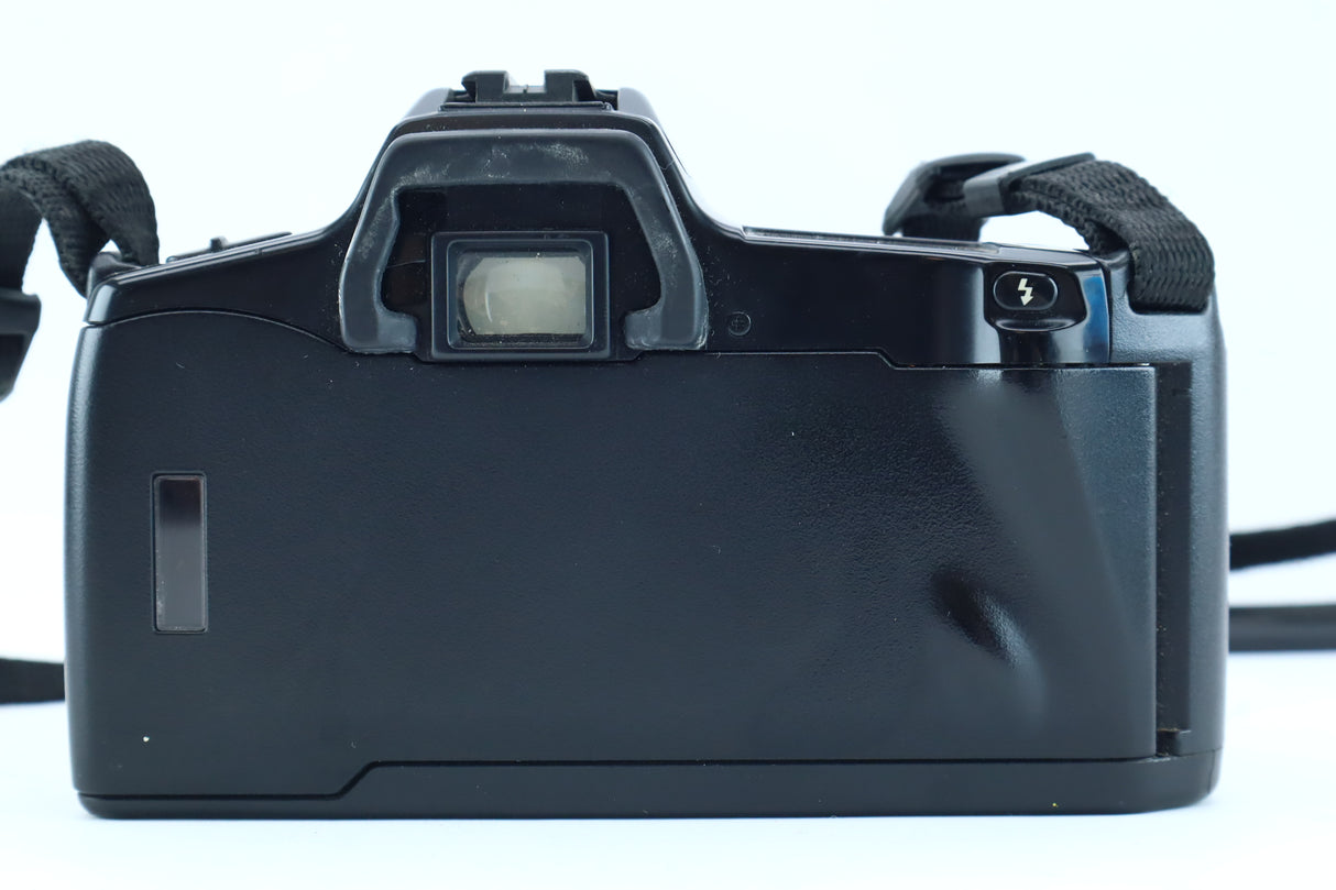 Minolta Dynax with Voigtländer 28–210mm f/4.2–6.5 Lens