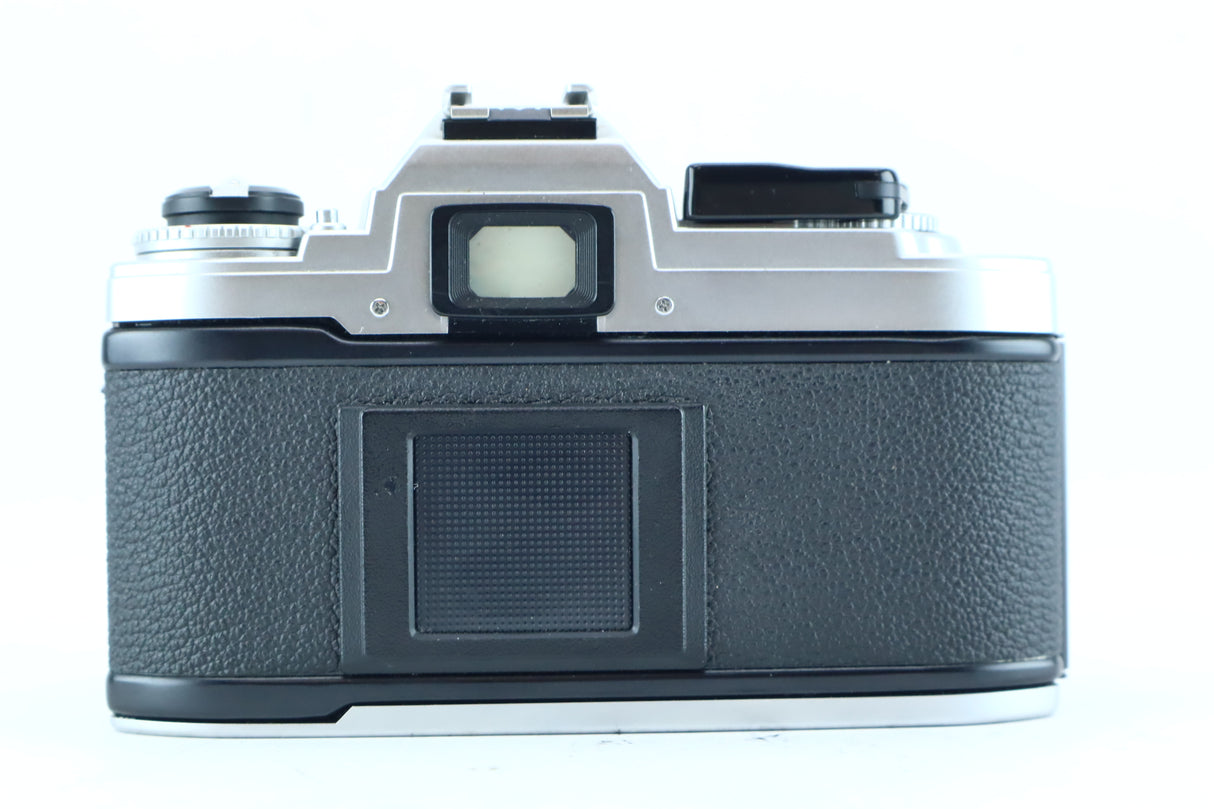 Nikon FG with Exakta 35–70mm f/3.5–4.5 MC Macro