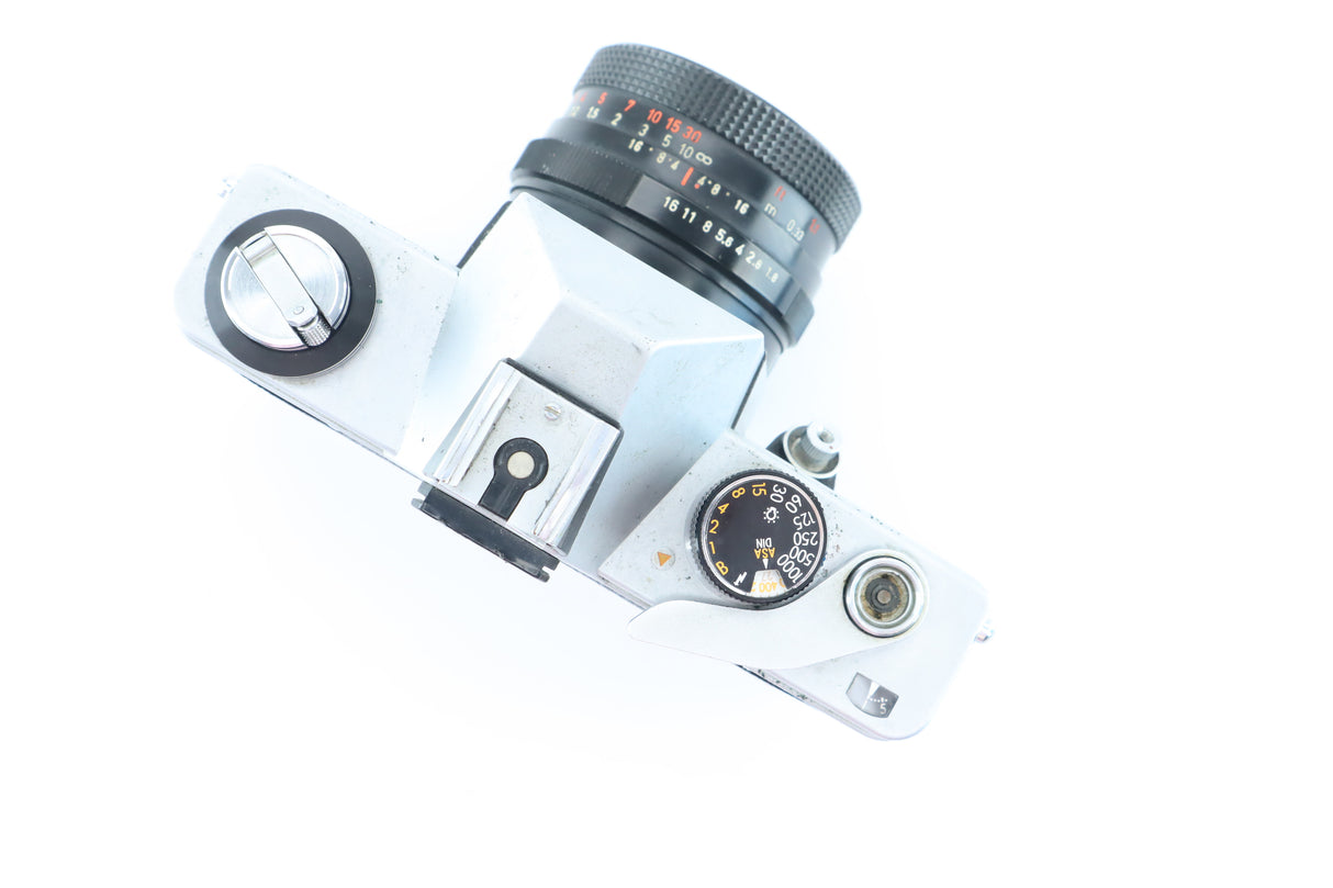 Praktica L + Pentacon 50mm f/1.8