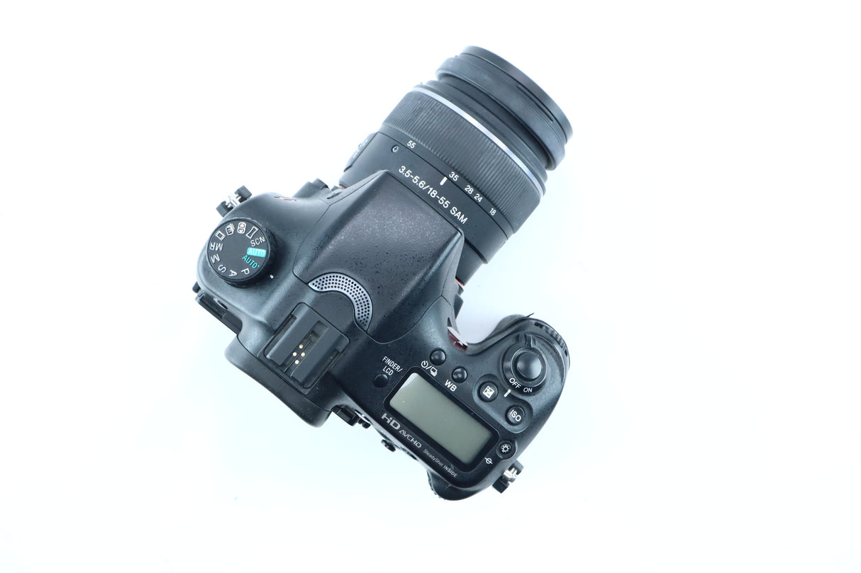 Sony SLT-A77V with Sony DT 18–55mm f/3.5–5.6 SAM