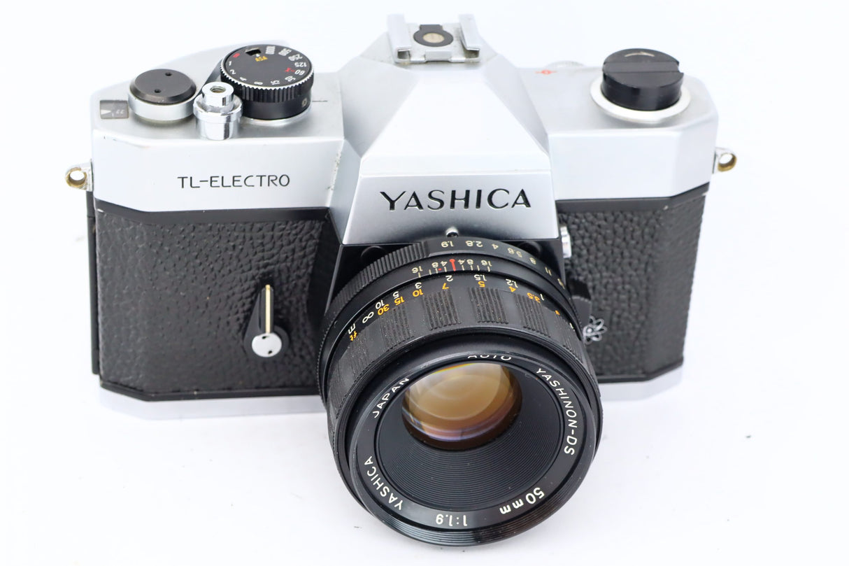 Yashica TL-Electro with Yashinon-DS 50mm 1:1.9 lens