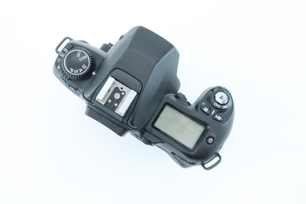 Nikon F80 + Nikon MB-16 Battery Grip