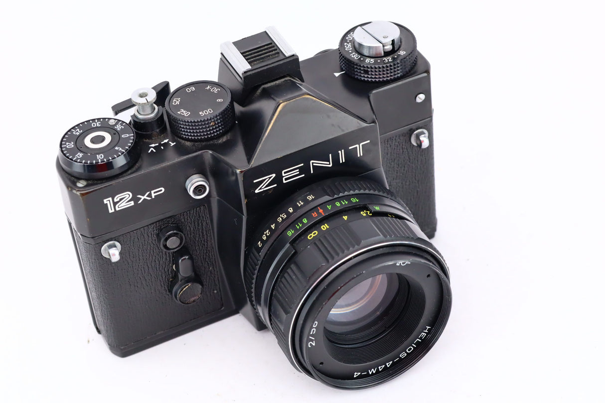 Zenit 12XP + Helios-44M-4 2/58