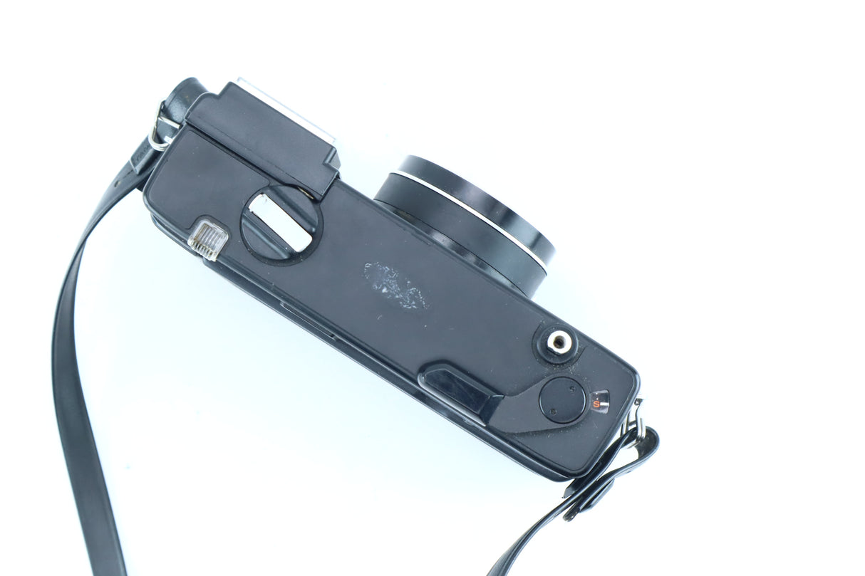 Konica C35 EF P with Hexanon 38mm f/4