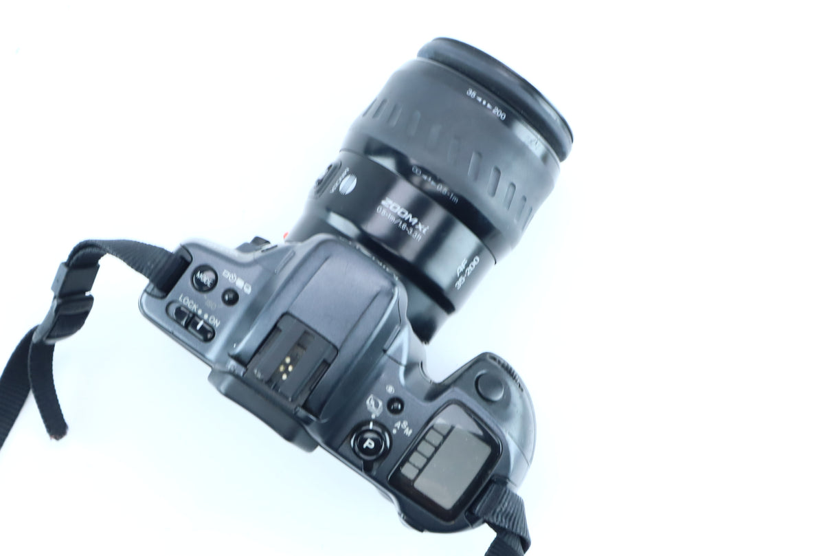 Minolta Dynax 500si Super + Zoom Xi AF 35–200mm f/4.5–5.6