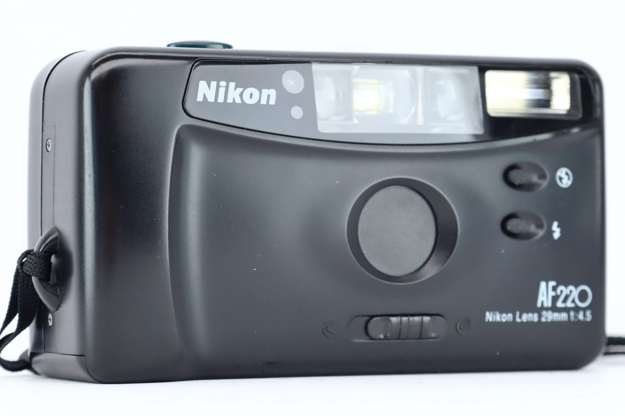 Nikon AF220 29mm 4,5