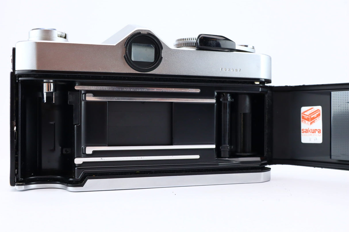 كونيكا أوتوريفليكس A3 + كونيكا هيكسانون 40 ملم