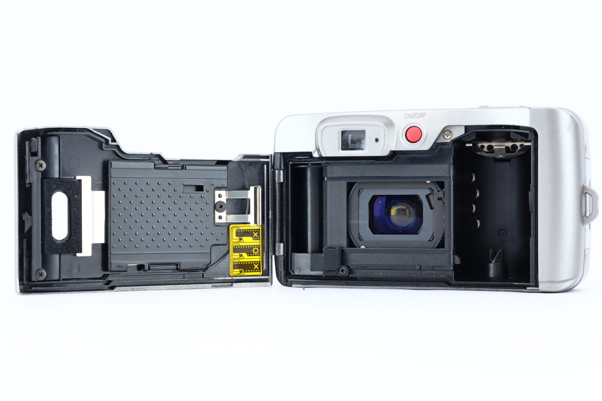 Voigtländer Vitesse 105 with Voigtländer Zoomar 38-105mm