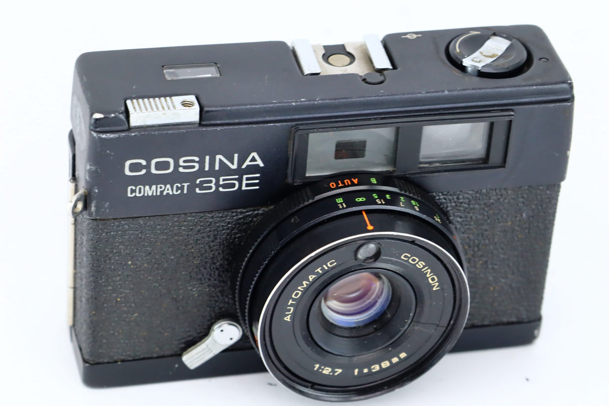 Cosina compact 35E with automatic Cosinon f=38mm 2,7