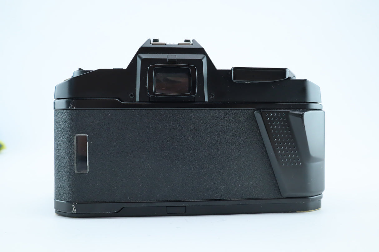 Pentax P50 + Petri 35–70mm f/3.5–4.5 MC Macro Lens