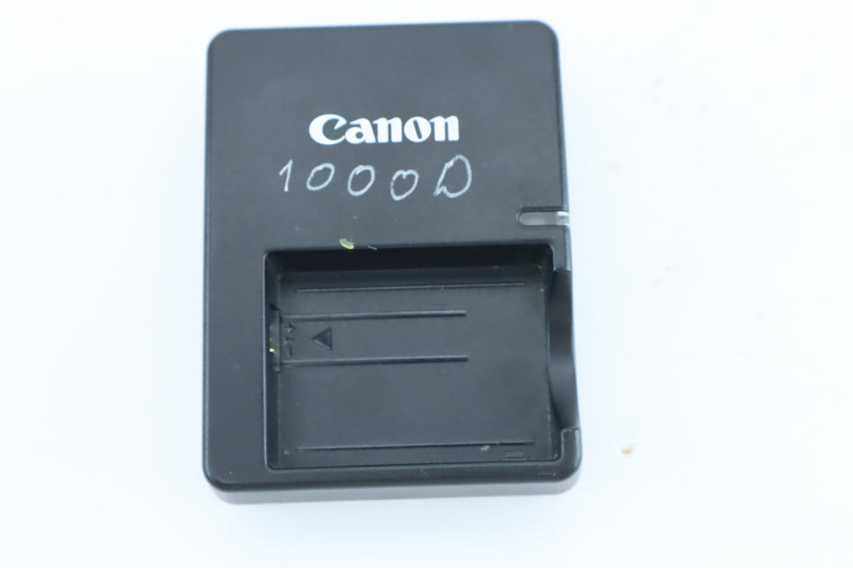 Canon EOS 450D + Canon EF-S 18–55mm f/3.5–5.6 Lens