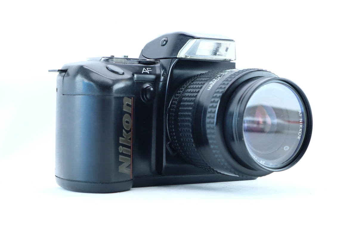 Nikon F-401s + AF Nikkor 35-70mm f/3.3-4.5