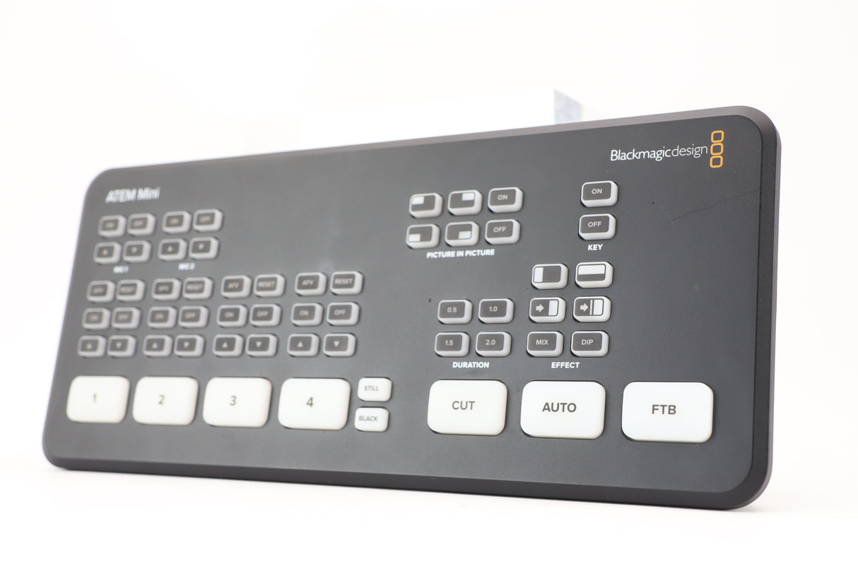 BlackMagic design ATEM Mini.