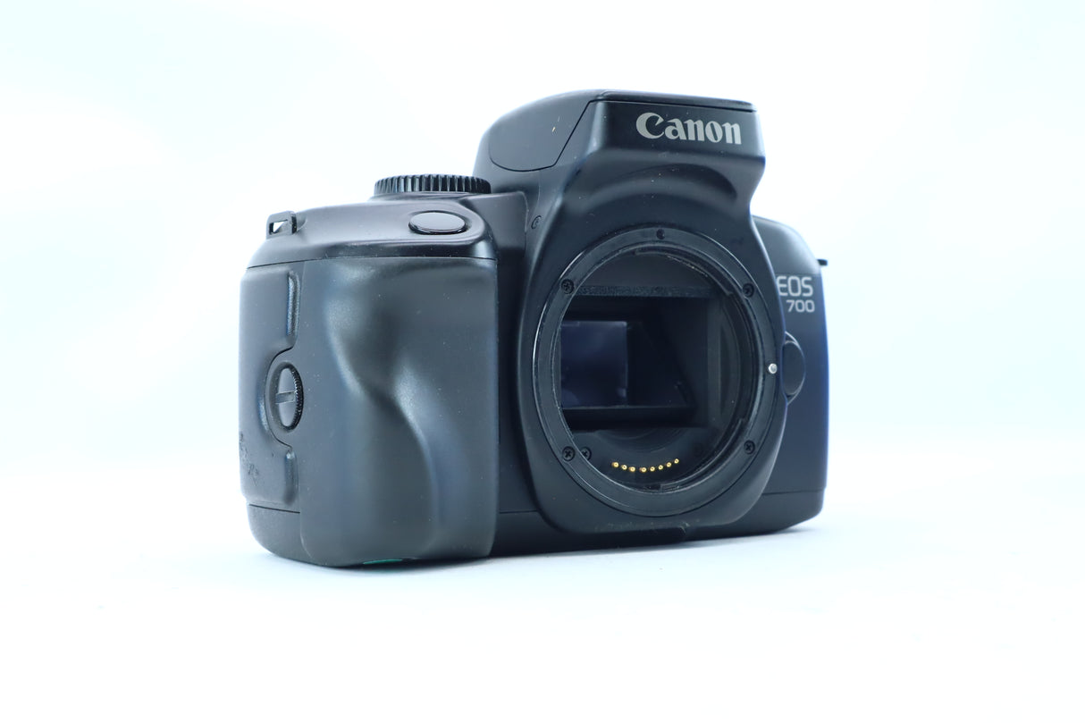 Canon EOS 700