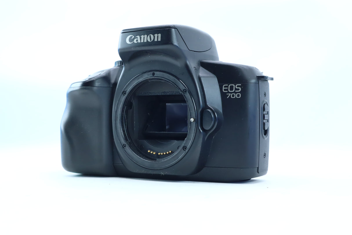 Canon EOS 700