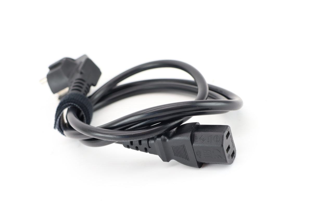 مقدم الويب لتصميم السحر الأسود