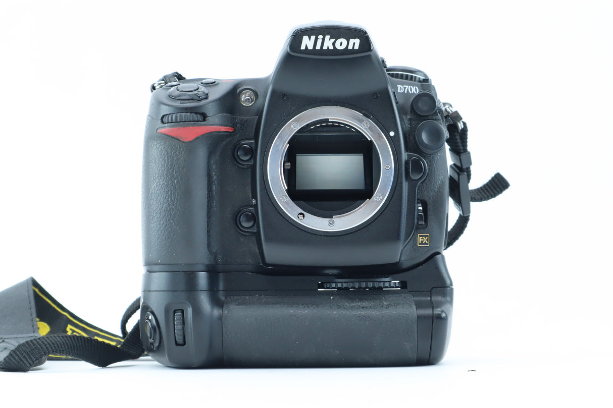 Nikon D700 – Full-Frame DSLR Camera Body