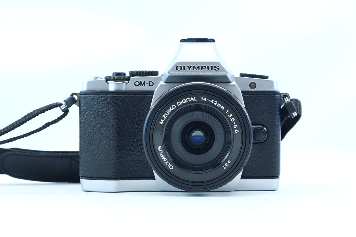 Olympus OM-D E-M5 with M.Zuiko 14-42mm f/3.5-5.6