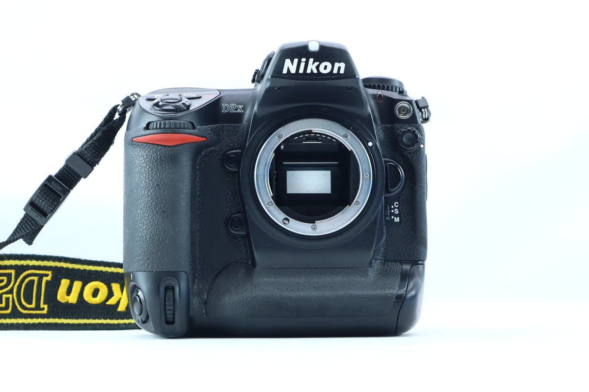 Nikon D2X