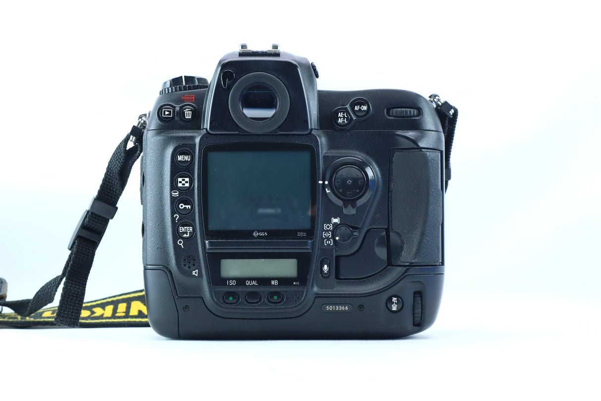 Nikon D2X