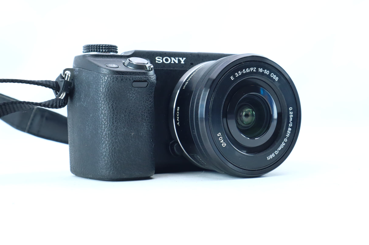 Sony NEX-6 with E 16-50mm PZ OSS