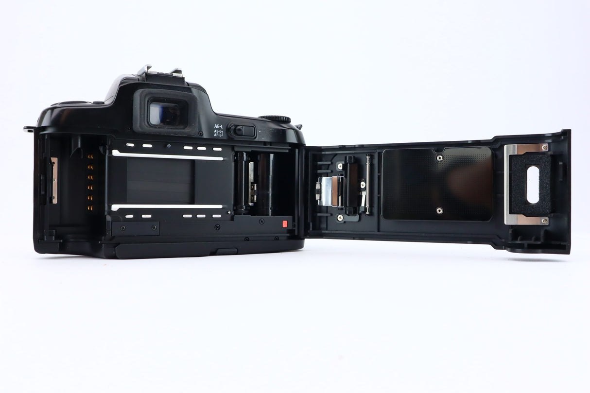 Nikon F-601 + Sigma Zoom-K 70-210 mm f4-5,6