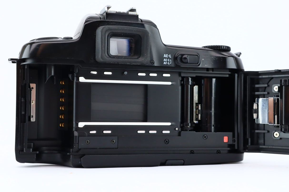 Nikon F-601 + Sigma Zoom-K 70-210 mm f4-5,6