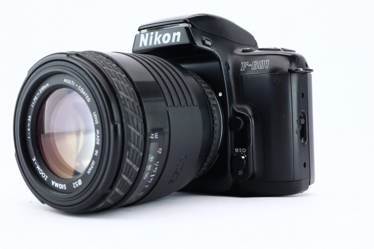 Nikon F-601 + Sigma Zoom-K 70-210 mm f4-5,6
