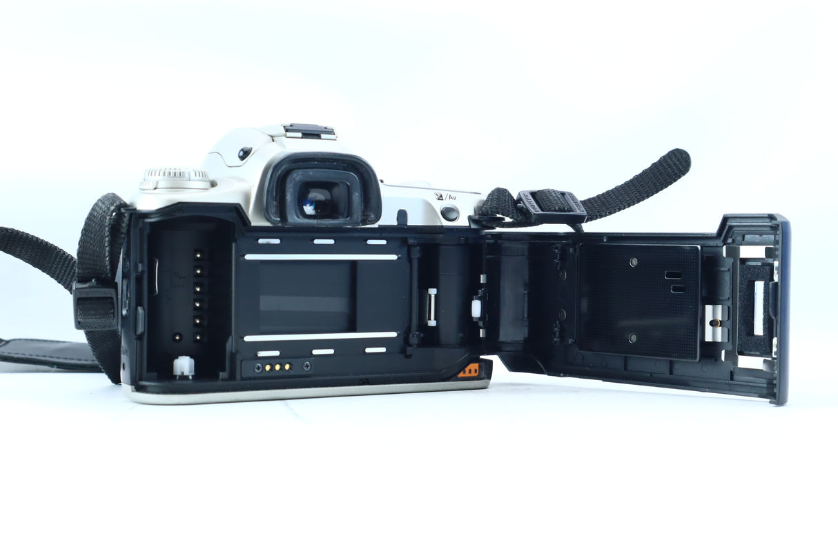 Pentax MZ-50 with Sigma 100-300mm UC
