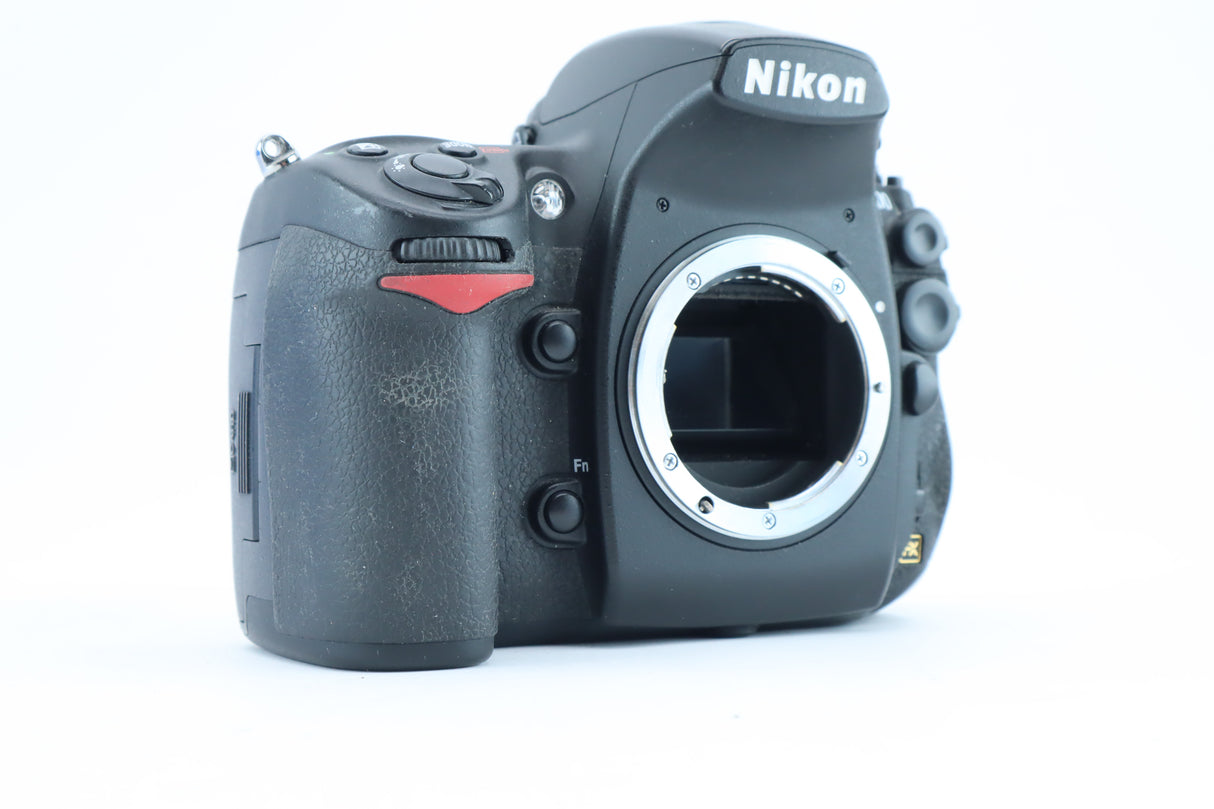 Nikon D700 – Full-Frame DSLR