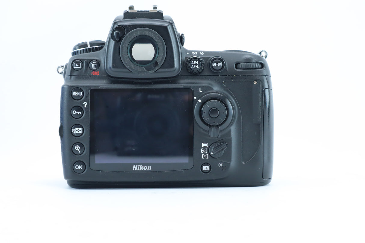 Nikon D700 – Full-Frame DSLR