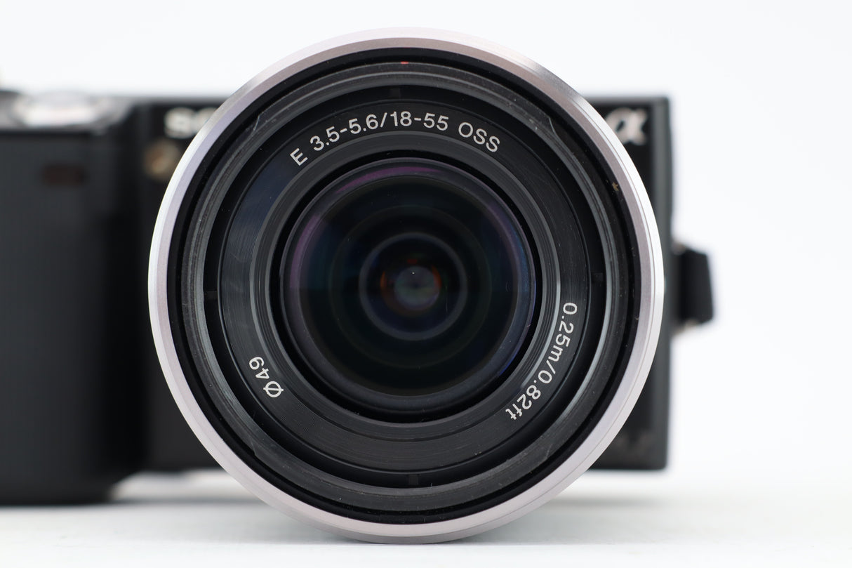 سوني NEX-5 + سوني Sel1855 3,5-5,6 18-55 ملم