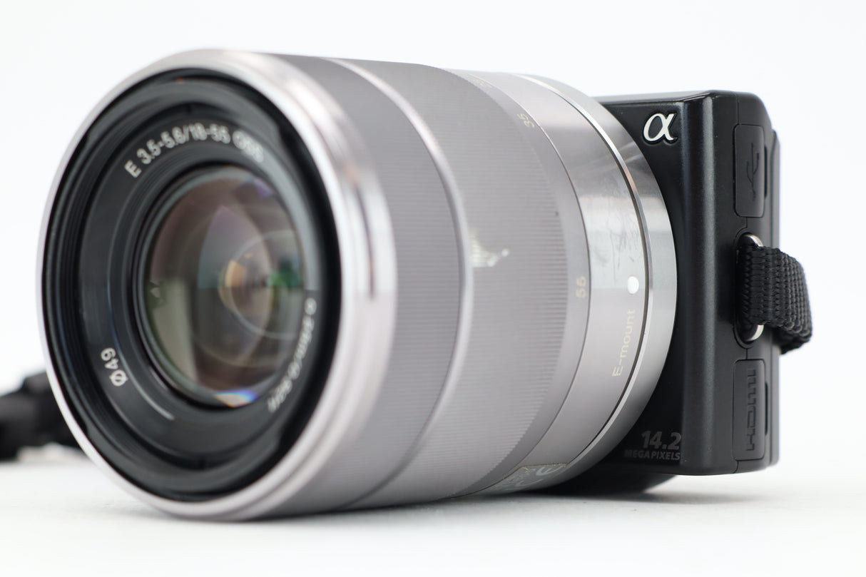 سوني NEX-5 + سوني Sel1855 3,5-5,6 18-55 ملم