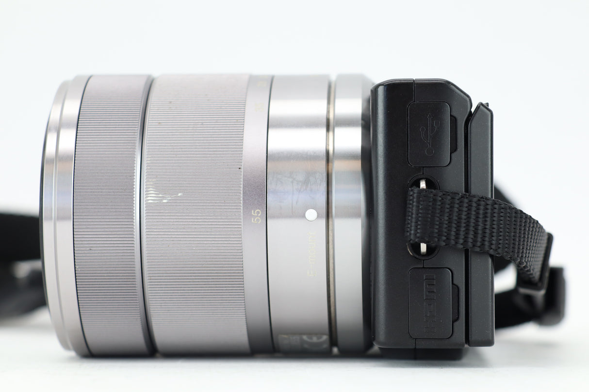 سوني NEX-5 + سوني Sel1855 3,5-5,6 18-55 ملم