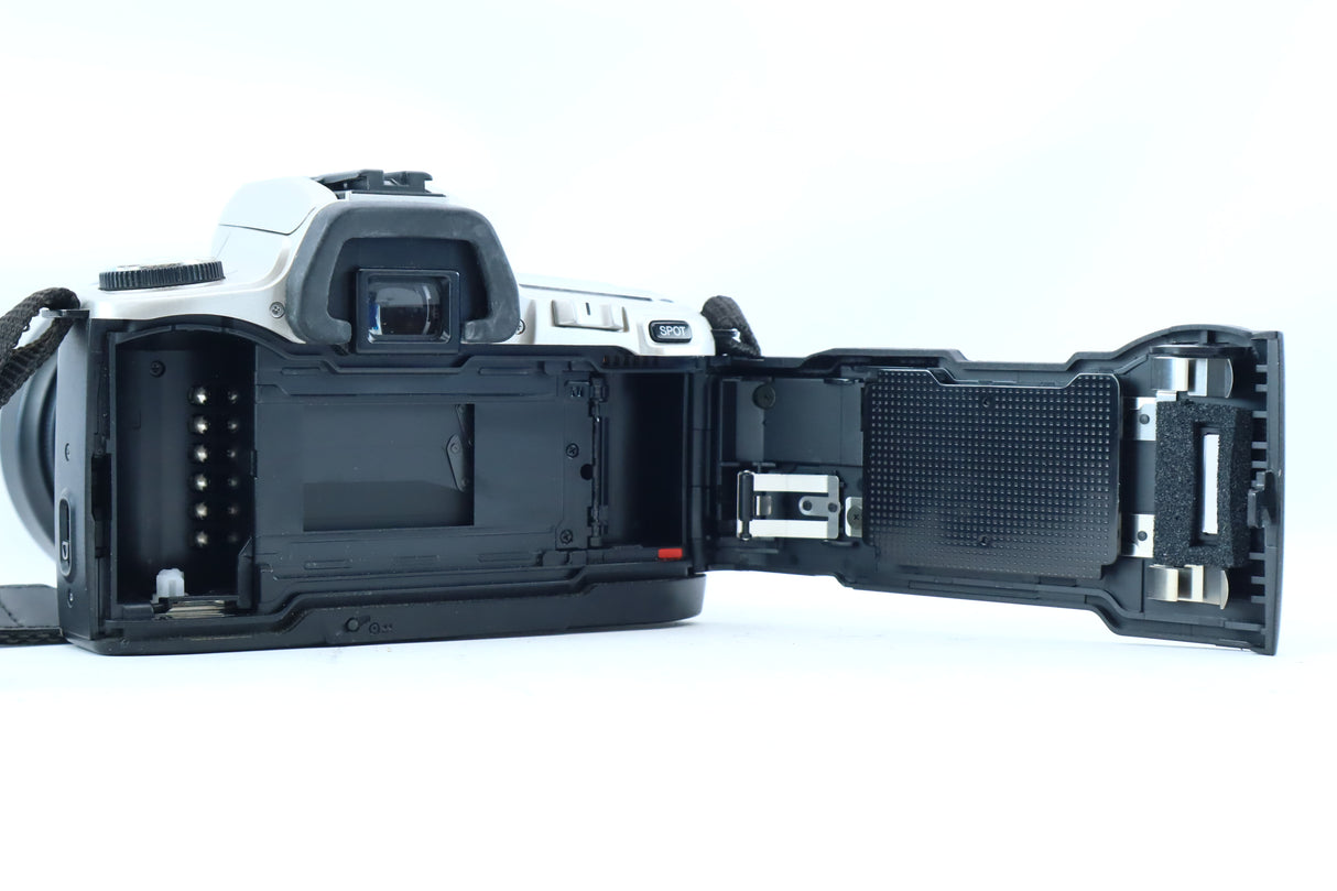 Minolta Dynax 505si with AF 28-80mm f/3.5-5.6