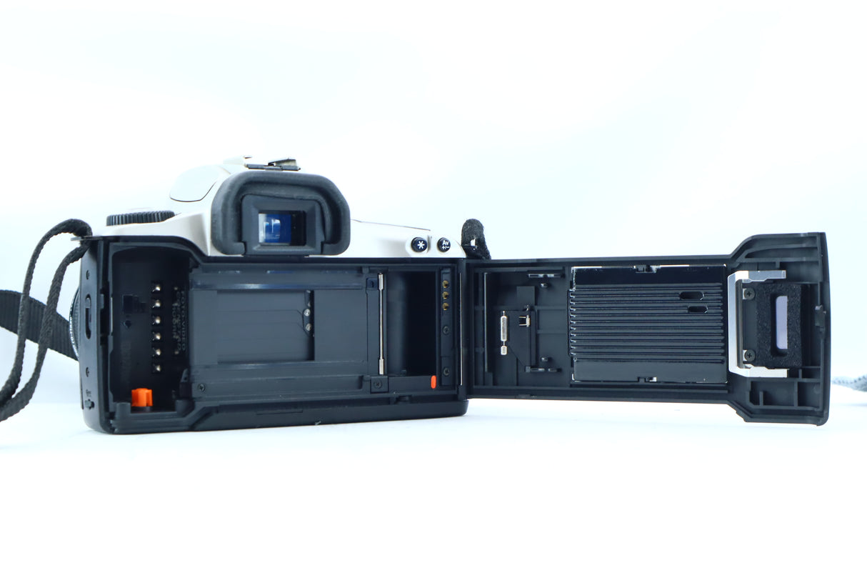 Canon EOS 300 with EF 28-80mm f/3.5-5.6 II